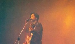 最新爆料黄家驹,摇滚巨星背后的感人故事